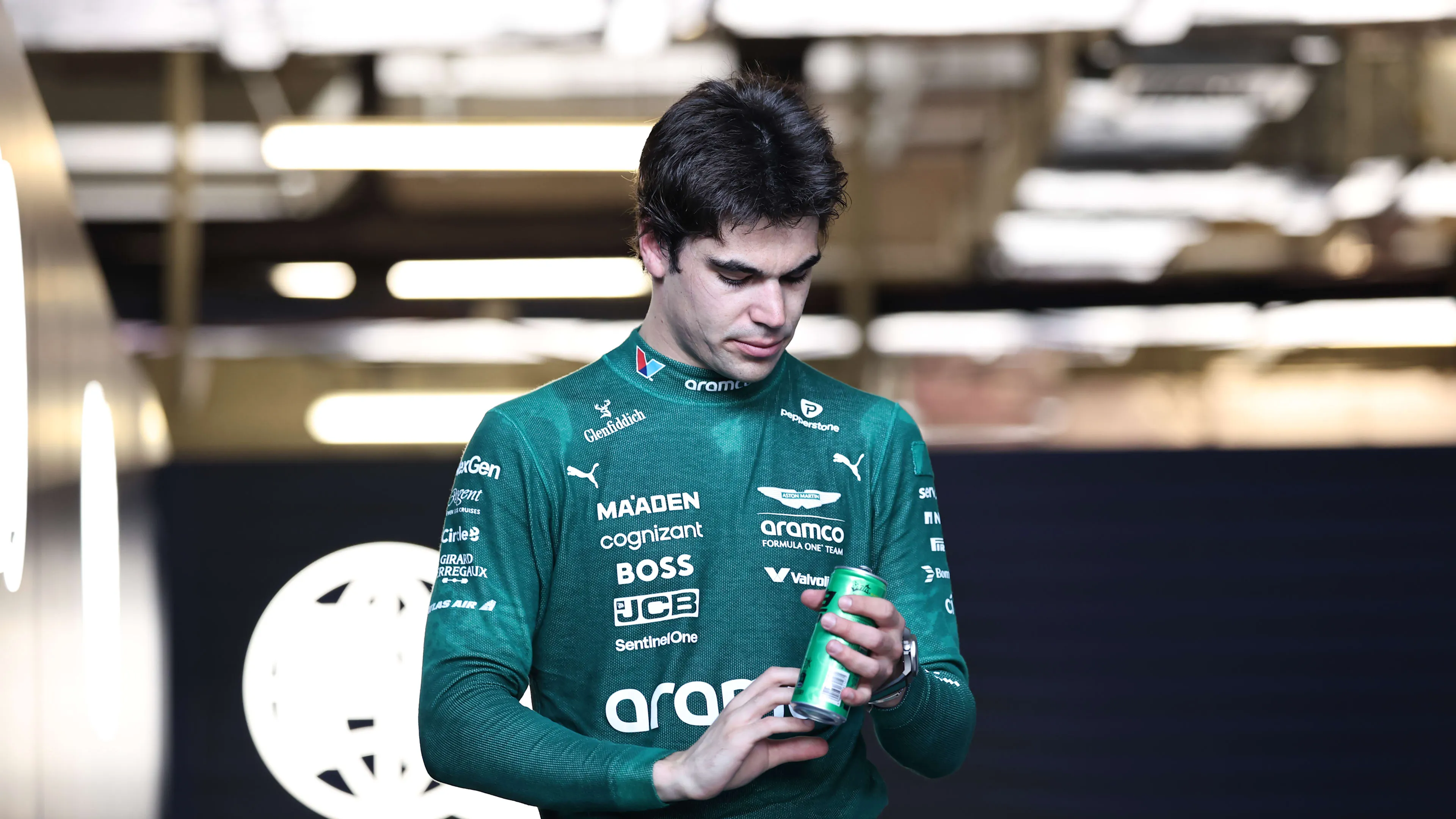 Lance Stroll Ungkap Detail Tes Privat Saat Bersiap Kembali ke Kokpit Setelah Prosedur Pergelangan Tangan | Formula 1®