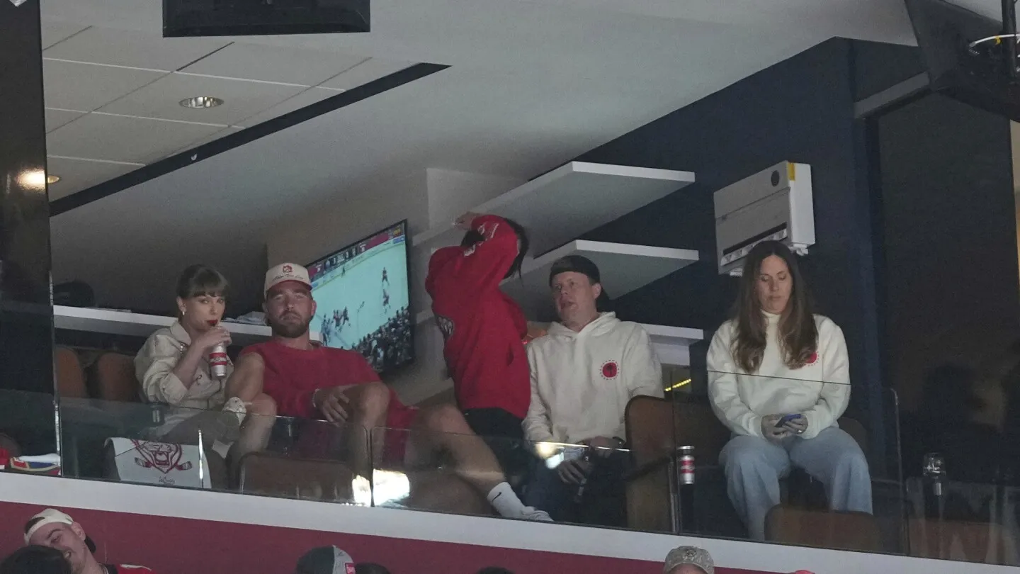 Taylor Swift dan Travis Kelce Menghadiri Pertandingan ke-4 Final Piala Stanley antara Panthers dan Oilers