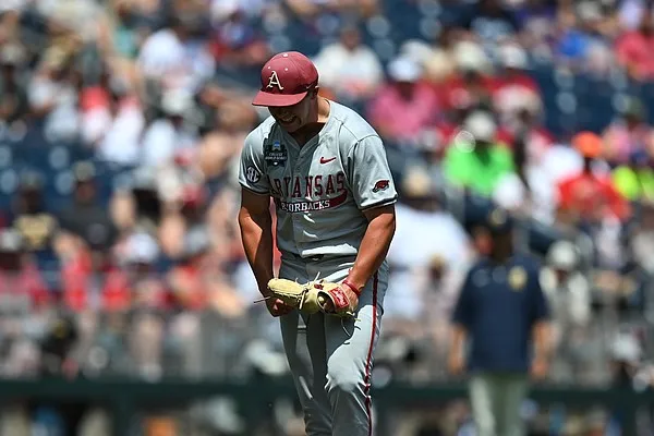 PEMBARUAN & ANALISIS SKOR LANGSUNG: Bisbol Arkansas vs. Murray State di College World Series
